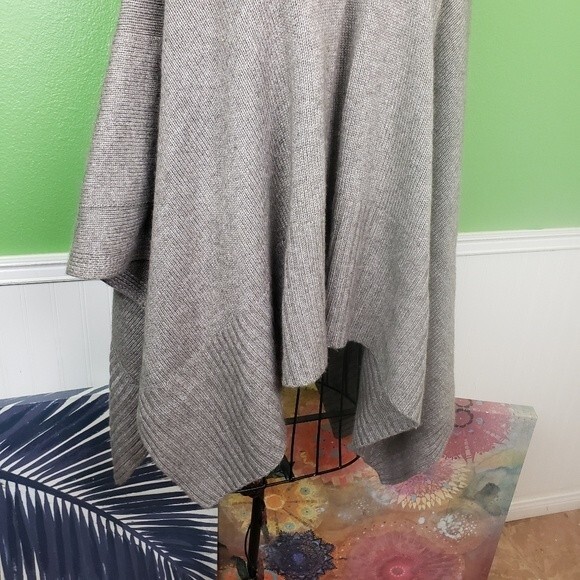 Nanette Lepore Women's Rabbit Cashmere Lambswool Pullover Poncho OS - Picture 8 of 12